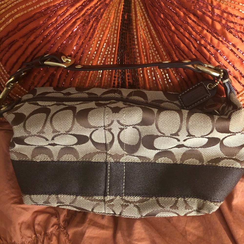 Coach tan shoulder bag